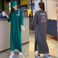 太ったmm夏服の新型怠け者の長い半袖tシャツのスカートのゆったりした膝のアルファベットのプリントのワンピースの200斤のロングスカート