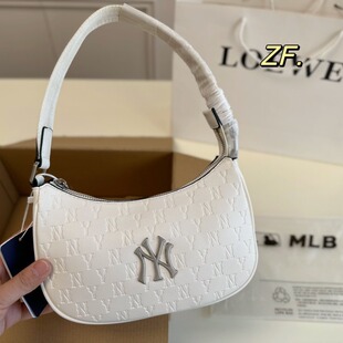 韩国mlb腋下包白色压花满标字母单肩包2023新款女包饺子包高品质-阿里巴巴