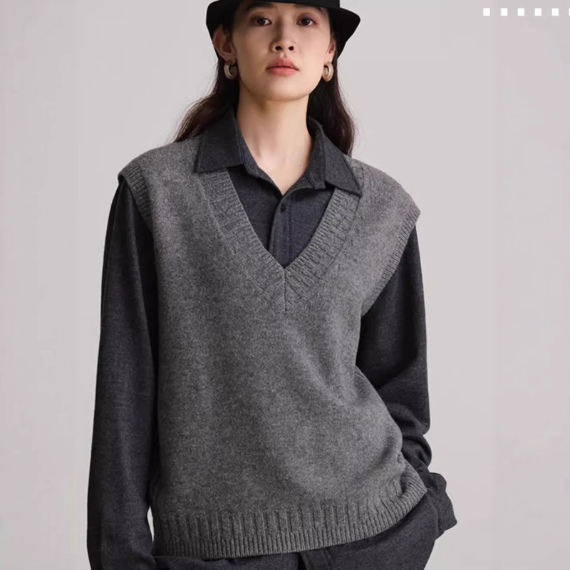Early Spring 2026 Wool Knitted Vest for Women, Loose Fit, Layered Sweater, Stylish Knitwear, Versatile Vest