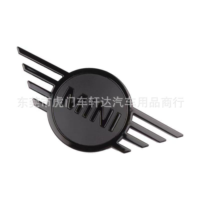 광택 있는 검정색