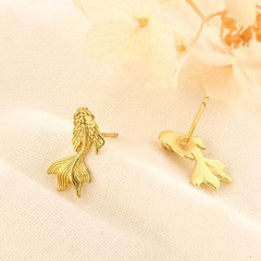 Gold Koi Fish Earrings with a Luxurious and Sophisticated Carved Goldfish Design, Exuding a New Chinese Fashion Style and Personality