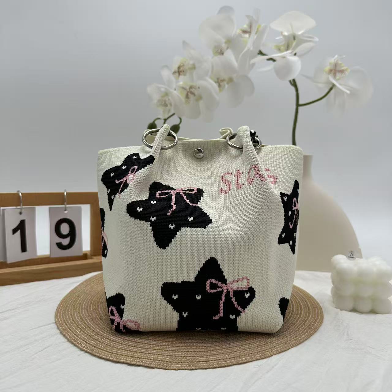Floral Knit Ring Handle Bucket Style Wallet 16