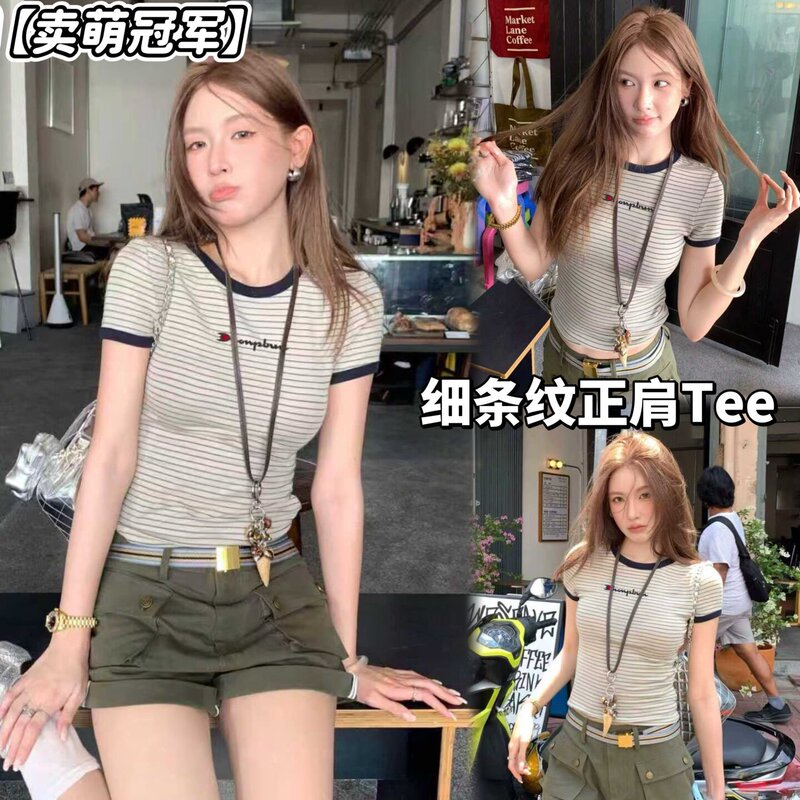Charming Korean-style color-blocked fine striped short-sleeve T-shirt for women, short, casual, loose, versatile, trendy top Charming Korean-style color-blocked fine striped short-sleeve T-shirt for women, short, casual, loose, versatile, trendy top