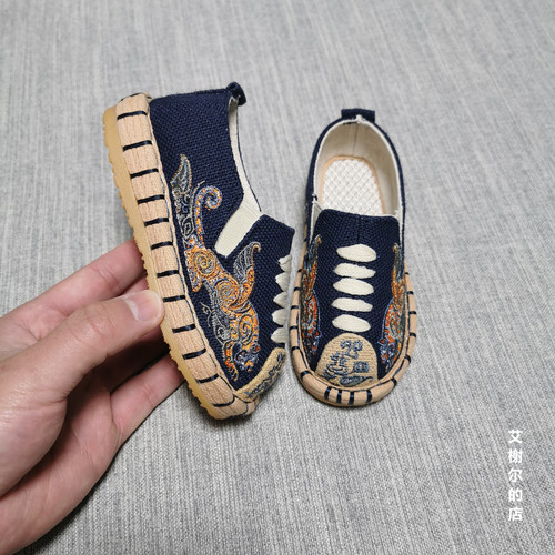 Chinese style boys' shoes retro low-top slip-on canvas shoes Yunnan Korean version anime girls breathable toddler shoes