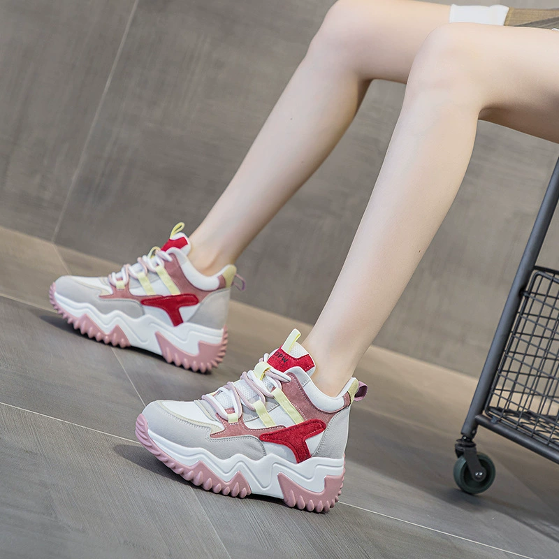 Матовые кожаные кроссовки на танкетке для увеличения роста, осень 2025, женские универсальные повседневные модные спортивные кроссовки на толстой подошве для увеличения роста