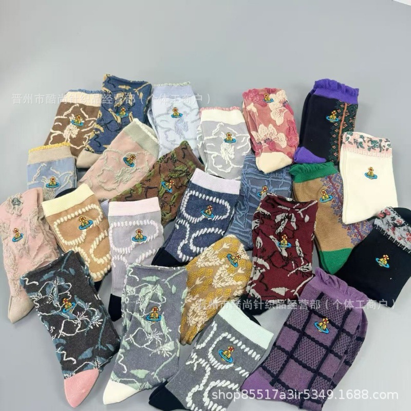 新款日系西太后浮雕女袜vivi土星刺绣复古中筒女士潮袜批发