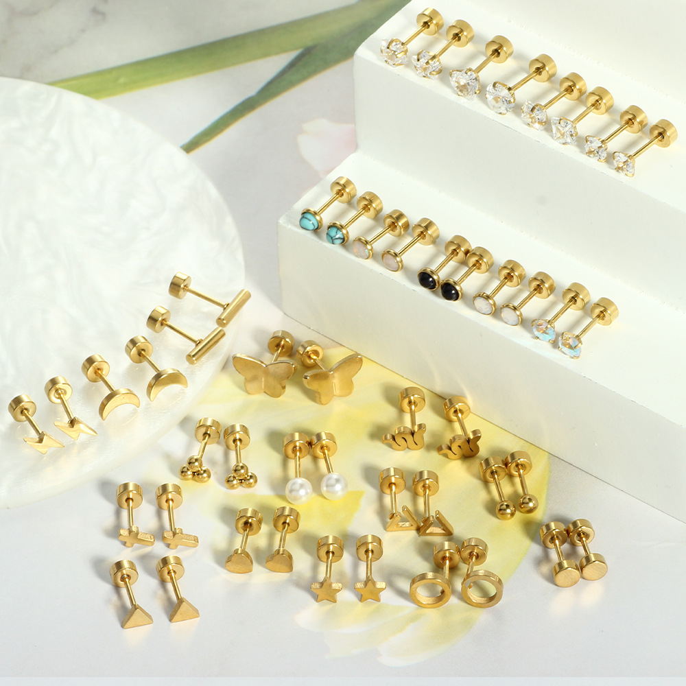 Silver pointed spike labret stud material detail