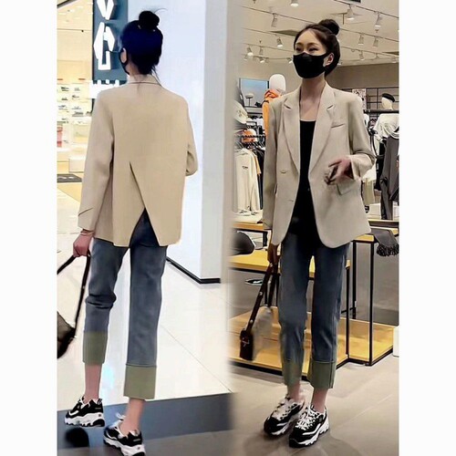 Casual small suit jacket for women in spring and autumn Korean style loose design niche slit small suit