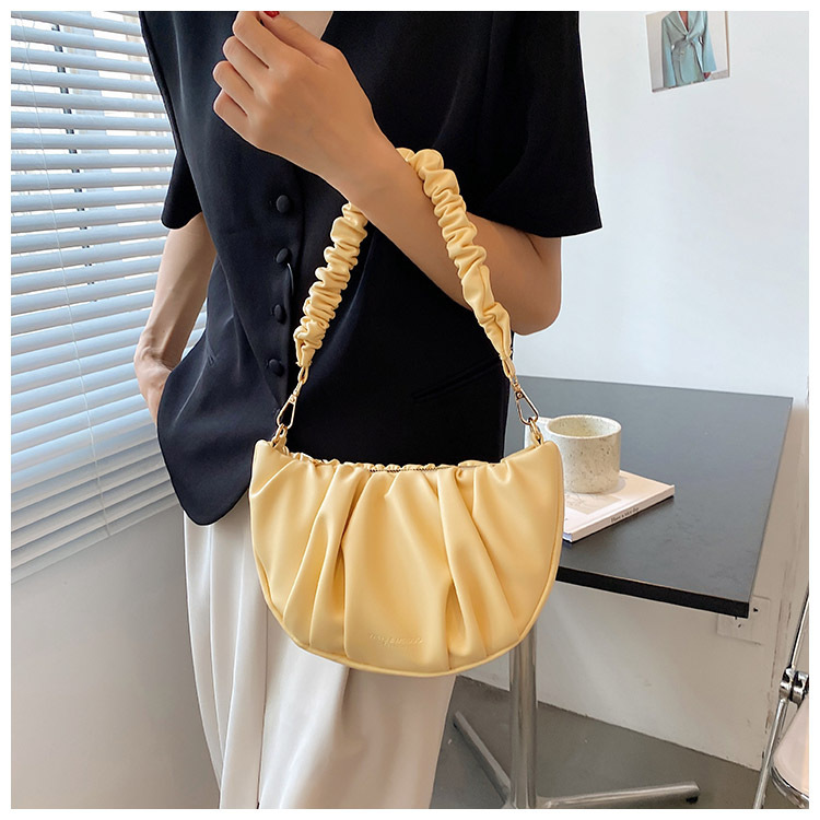 Wholesale Solid Color Diagonal Shoulder Folded Cloud Bag Nihaojewelry display picture 3