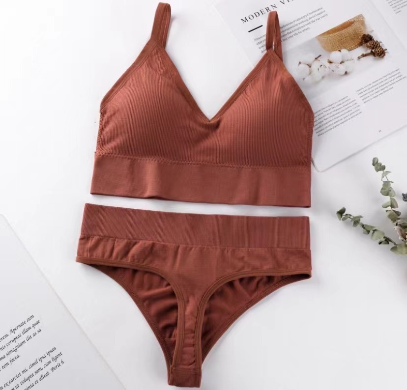 카라멜 컬러 브릭 레드