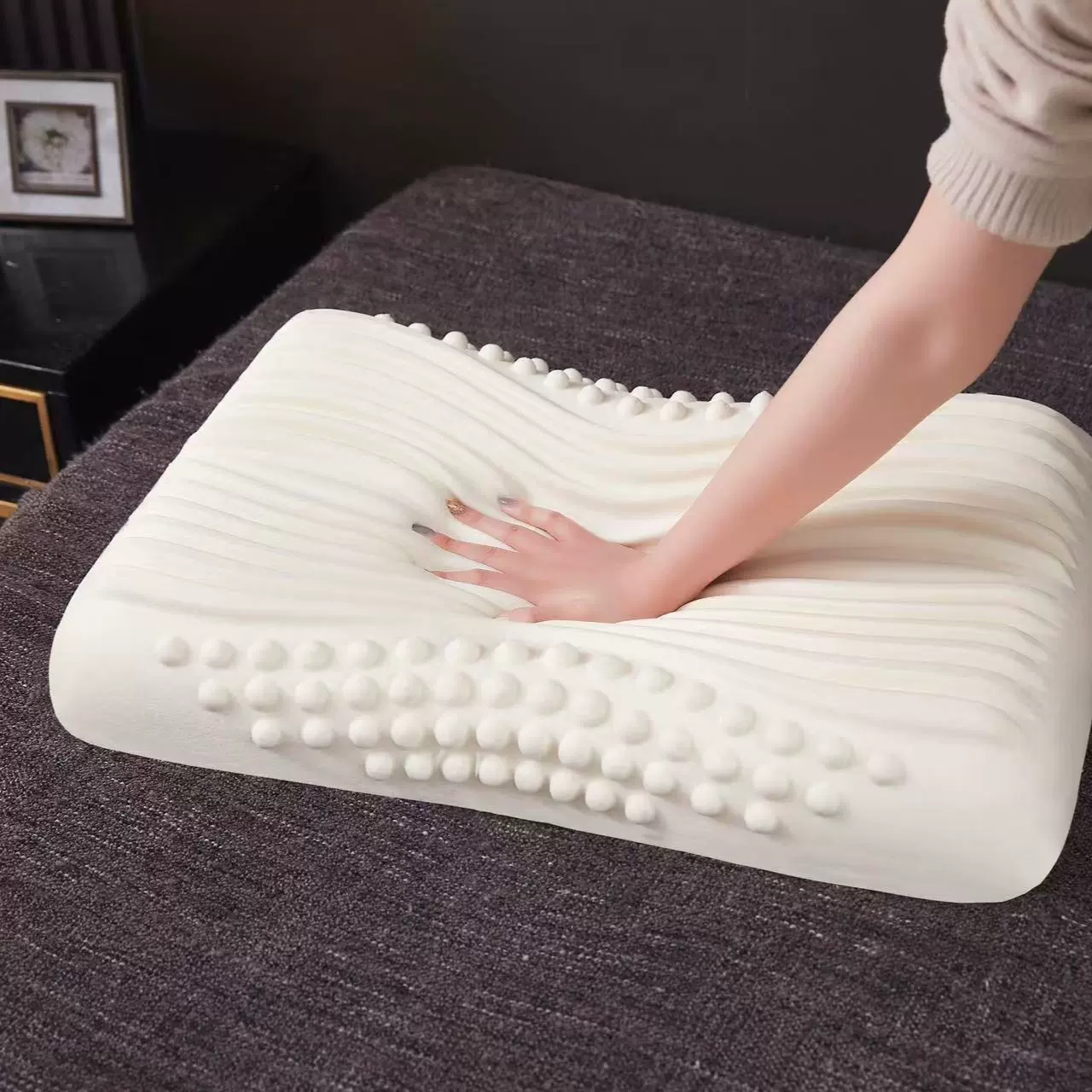 批发小蛮腰天然乳胶枕 专利护肩护颈枕 厂家现货供应代发成人枕头