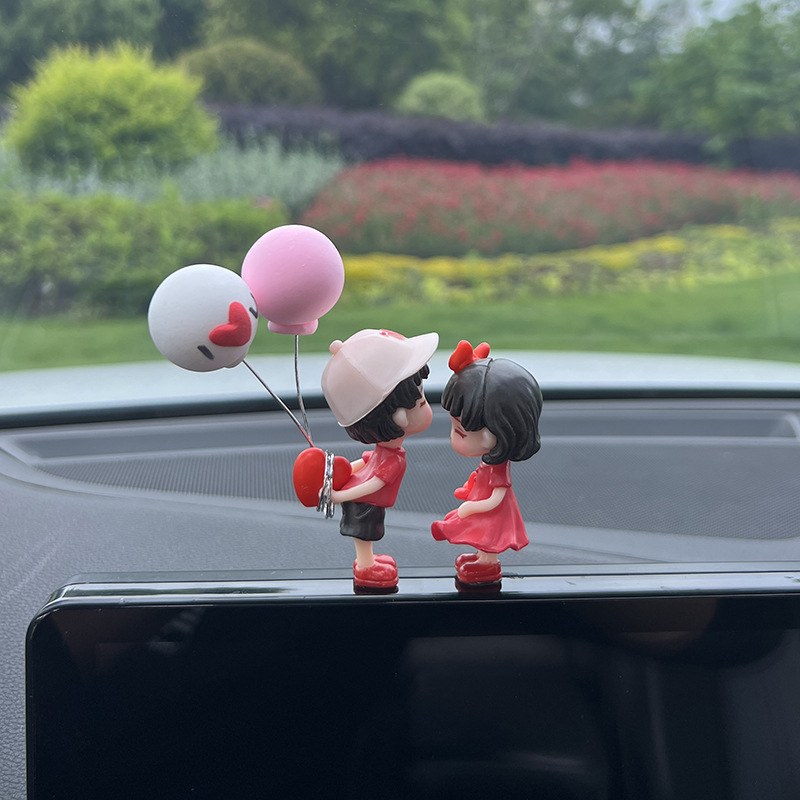 Internet Celebre Cute Couple Doll Electric Car Interior Ornaments Car Rearview Mirror Central Console Car Ornaments Interior Ornaments