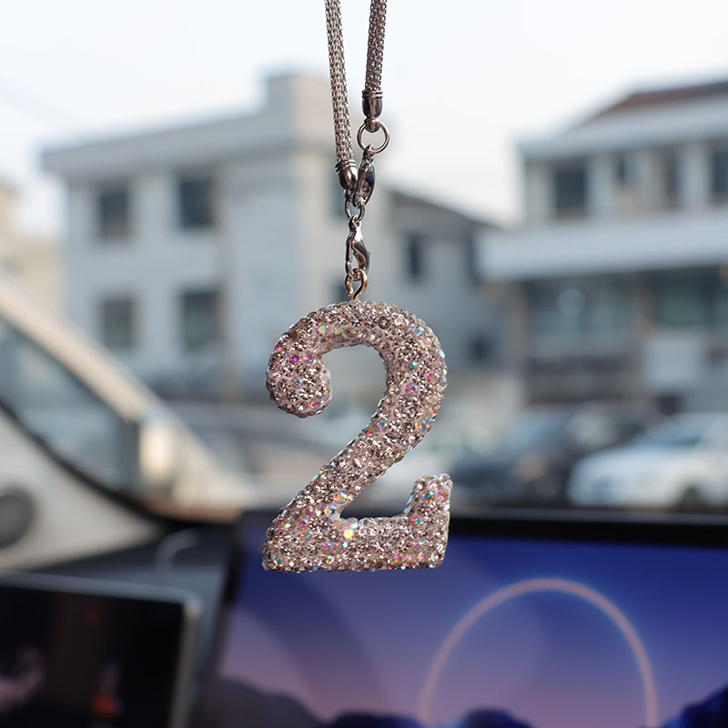 Xiaodeng Xiaodeng Numeri Arabi Intarsiati Diamante Ceramica Argilla Strass Specchietto Retrovisore Ciondolo Accessorio Decorazione Interni Auto_voghion.com