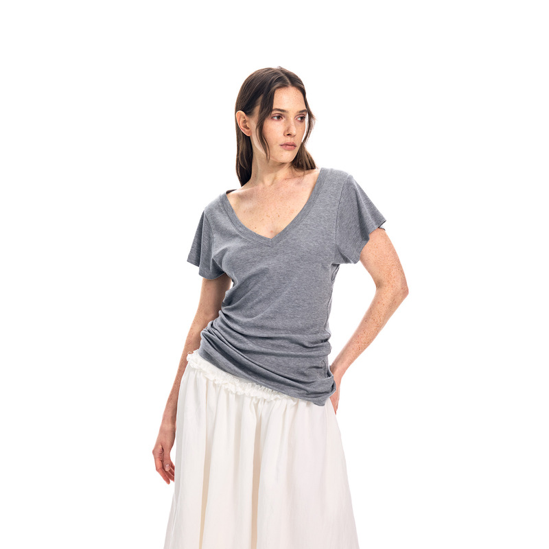 High-Quality T-Shirt with Tencel Wool, Loose Sleeves, V-Neck, Fashionable, Versatile, Comfortable, Casual, Commuter Style, Gray Short-Sleeve T-Shirt High-Quality T-Shirt with Tencel Wool, Loose Sleeves, V-Neck, Fashionable, Versatile, Comfortable, Casual, Commuter Style, Gray Short-Sleeve T-Shirt
