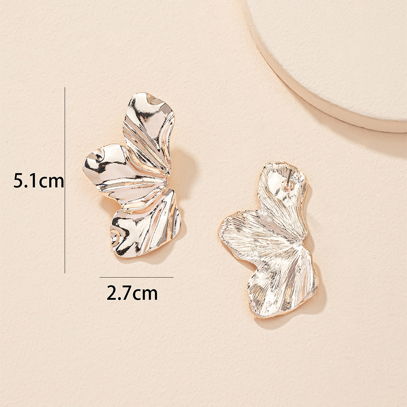Fashion retro irregular leaves folds alloy earrings