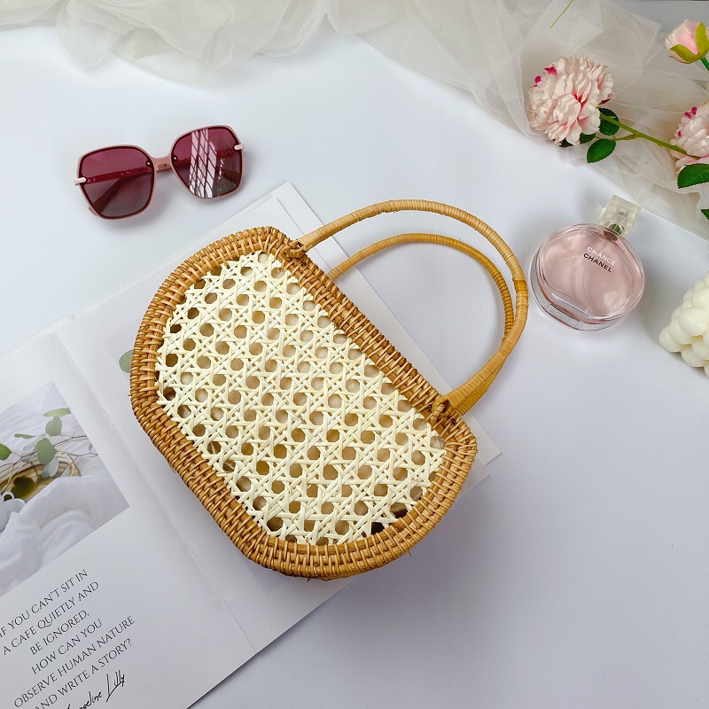 Handheld woven retro straw bag