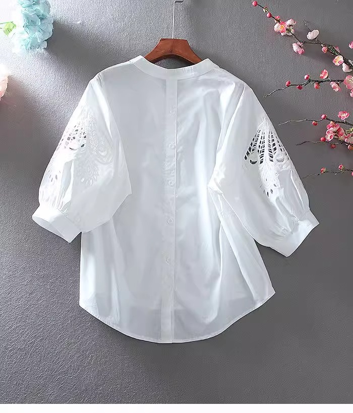 Áo sơ mi nữ cổ chữ V cotton tay lửng thiết kế khoét lỗ thanh lịch — Màu xanh lam nhạt chi tiết 1
