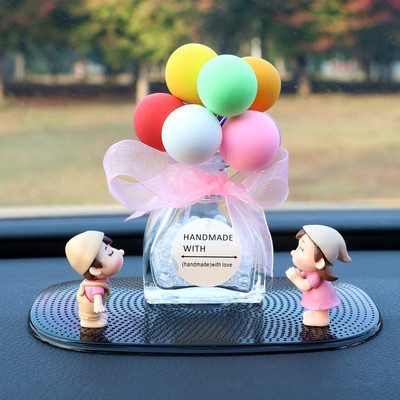 Pareja de adornos creativos para automóviles femeninos lindos accesorios para automóviles panel de instrumentos decoración de control central perfume para automóviles productos de aromaterapia