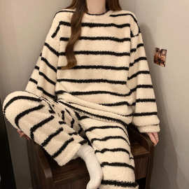 冬季新款女士开衫柔软羊绒保暖加厚撞色条纹家居服两件套