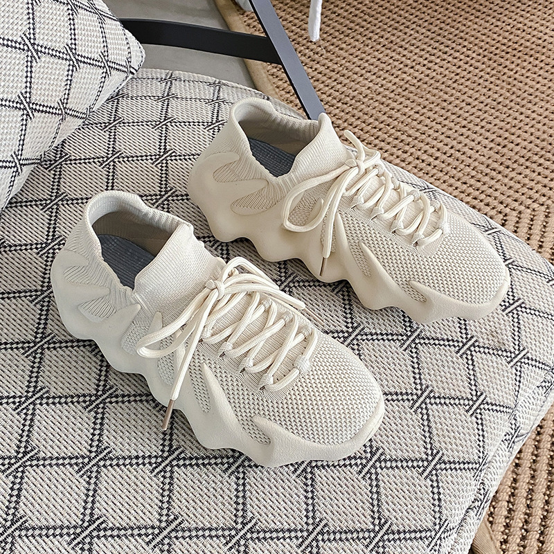 Zapatillas deportivas de coco calientes para mujeres verano 2024 nuevas zapatillas de correr de octopus transpirables de tela transpirable ultra suave