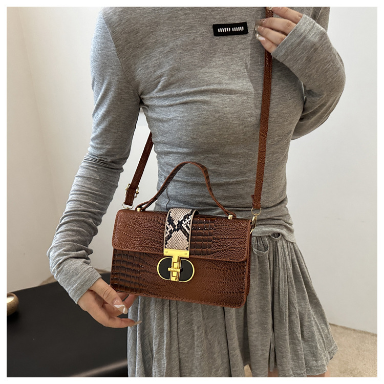 Korean casual fashion handbag 2024 new simple crocodile pattern single shoulder crossbody small square bag_voghion.com
