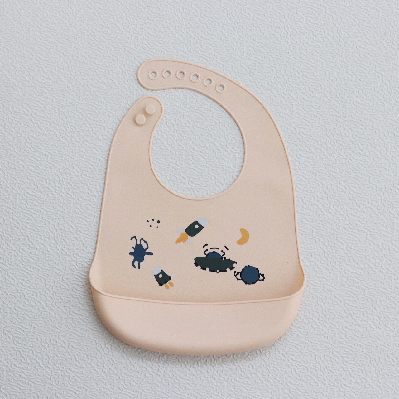 공간 얇은 턱받이