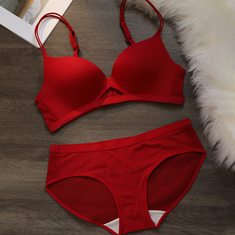 Rojo año de nacimiento ropa interior de las mujeres pequeño pecho push up mama colección anti-sagging BRA traje de sujetador inalámbrico sin costuras