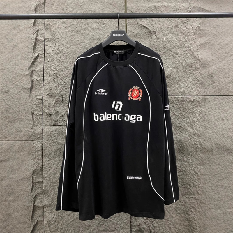 2026 Spring/Summer New Paris B Series Football Series No. 10 Color-Block Striped Long Sleeve T-Shirt for Men and Women, One Piece