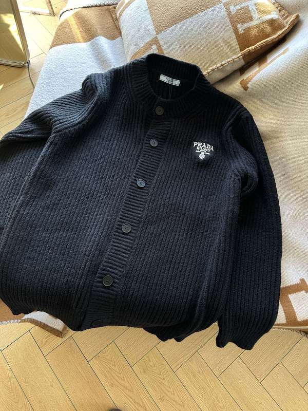 跨境高版本P家 秋季新款微标刺绣圆领纽扣针织羊毛开衫毛衣外套|undefined