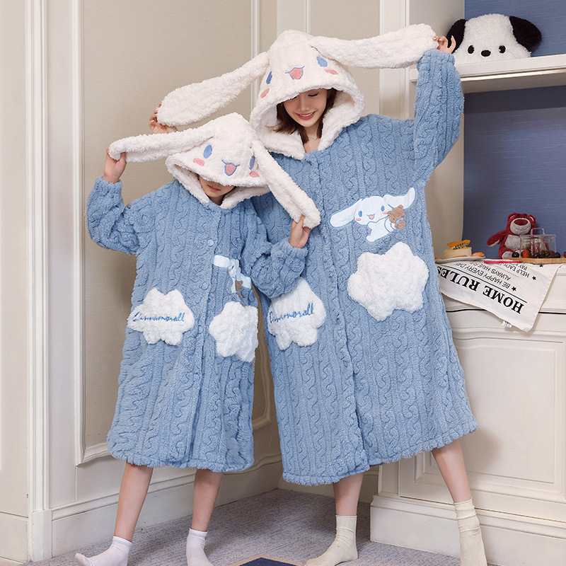亲子睡衣秋冬季女童可爱卡通连帽睡袍母女长袍法兰绒中大童家居服