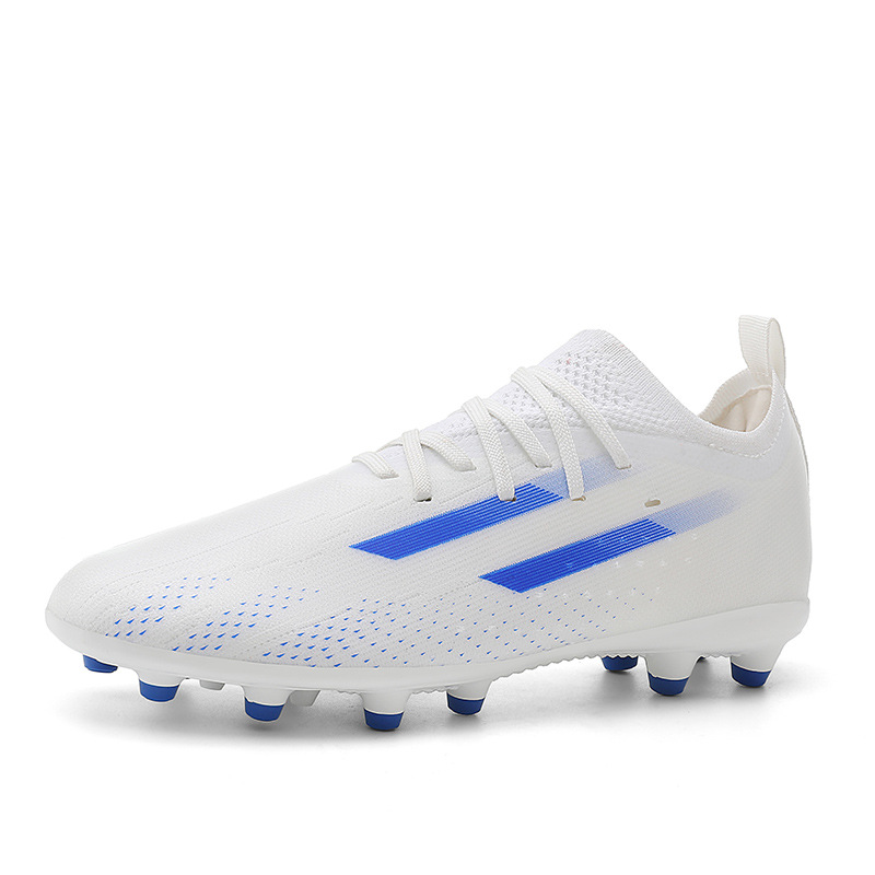 2025 nuevos zapatos de fútbol transfronterizos hombres y mujeres jóvenes clavos largos zapatos de entrenamiento de entrenamiento de clavos de fábrica directa