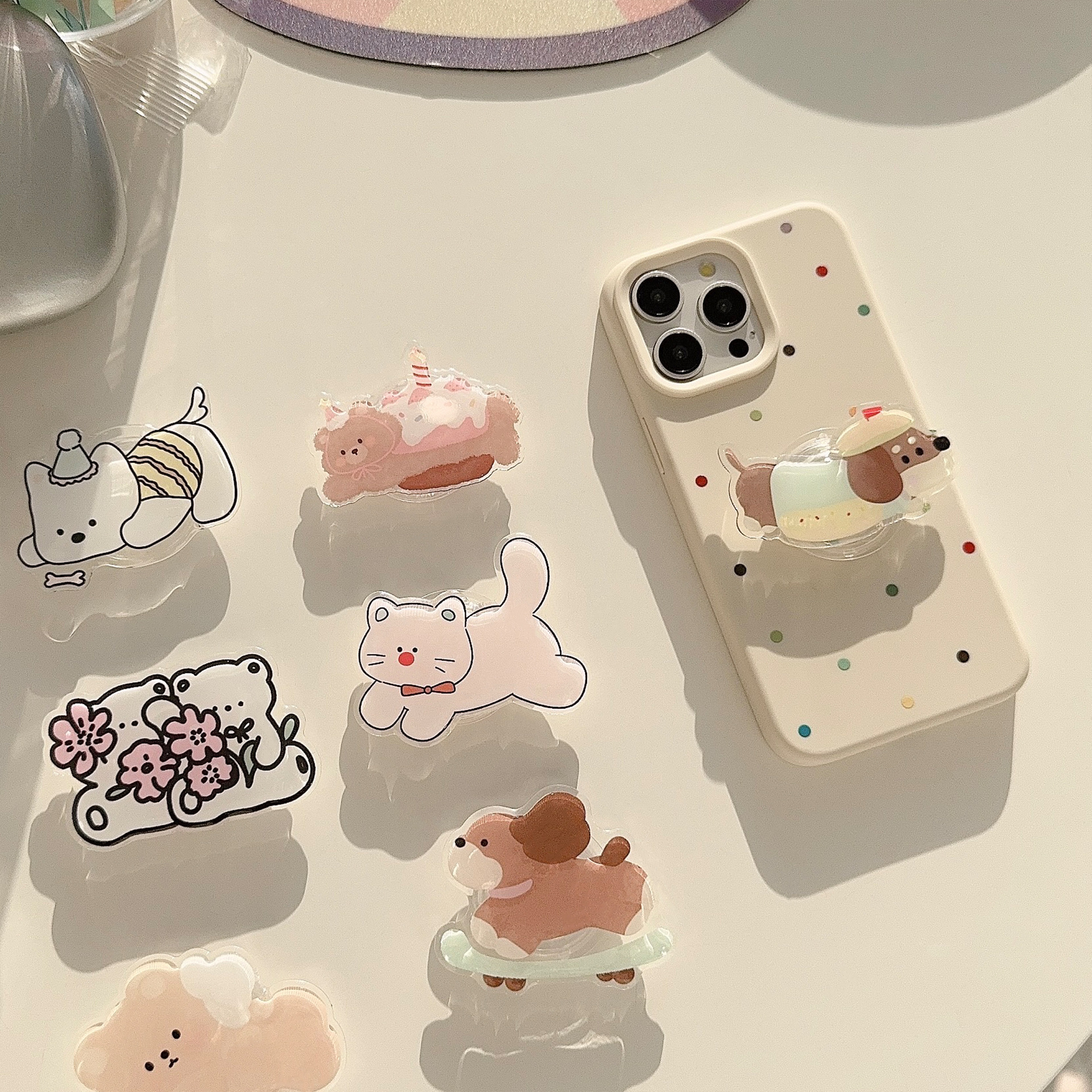 Ins韓風アニメのニャンヌ動物の背中に殻を貼って伸縮します。