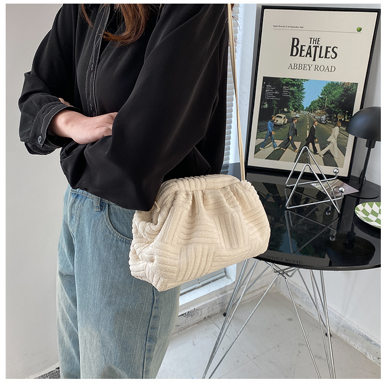 184g Weight Polyester Lining Material Clasp Frame Closure Type Sling Strap Strap Type Crossbody Bag Bags Type Casual, Daily, Shopping Occasion velvet Material Solid Color Pattern All Seasons Season Women's Gender Basic Style Cloud Shape Shape Women's Velvet Solid Color Basic Cloud Shape Clasp Frame Crossbody Bag 16