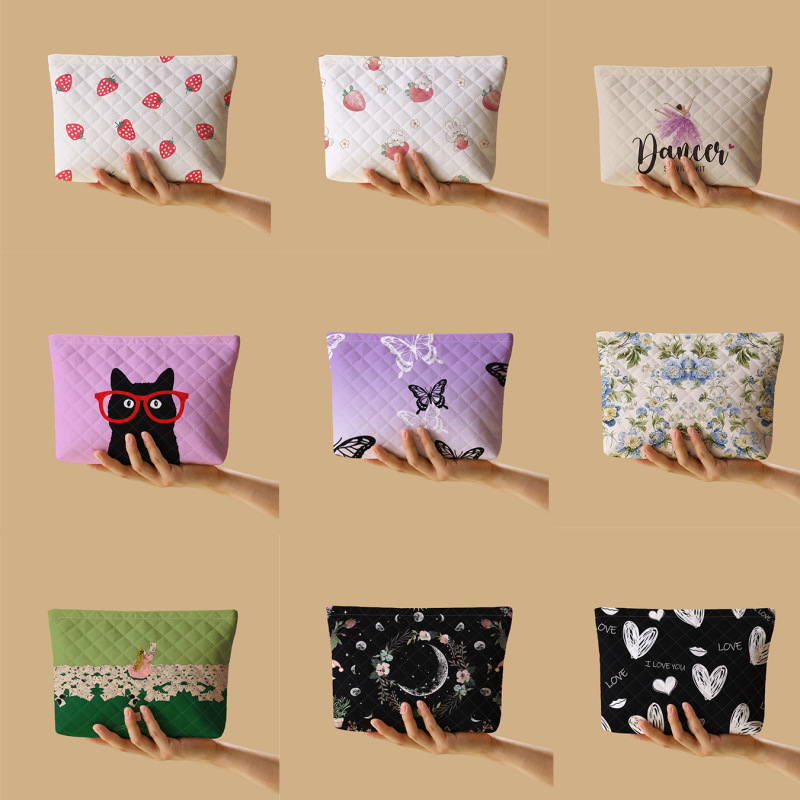 Cross-Border Simple Ins Fashion Large Quilted Bag Travel Portable Large Capacity Cosmetics Bag Warehouse Inventory Random Style