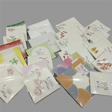 �ձ����ڻ�ʯ��ϯ��������װ��һ���Բ͵�װ��ֽ�츾�޺�ֽ˿��ֽ
