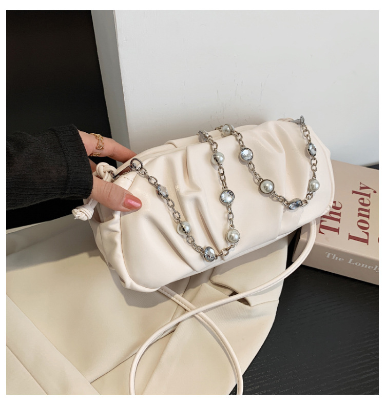 Wholesale Soft Pu Fold Pearl Chain Single Shoulder Handbag Nihaojewelry display picture 28