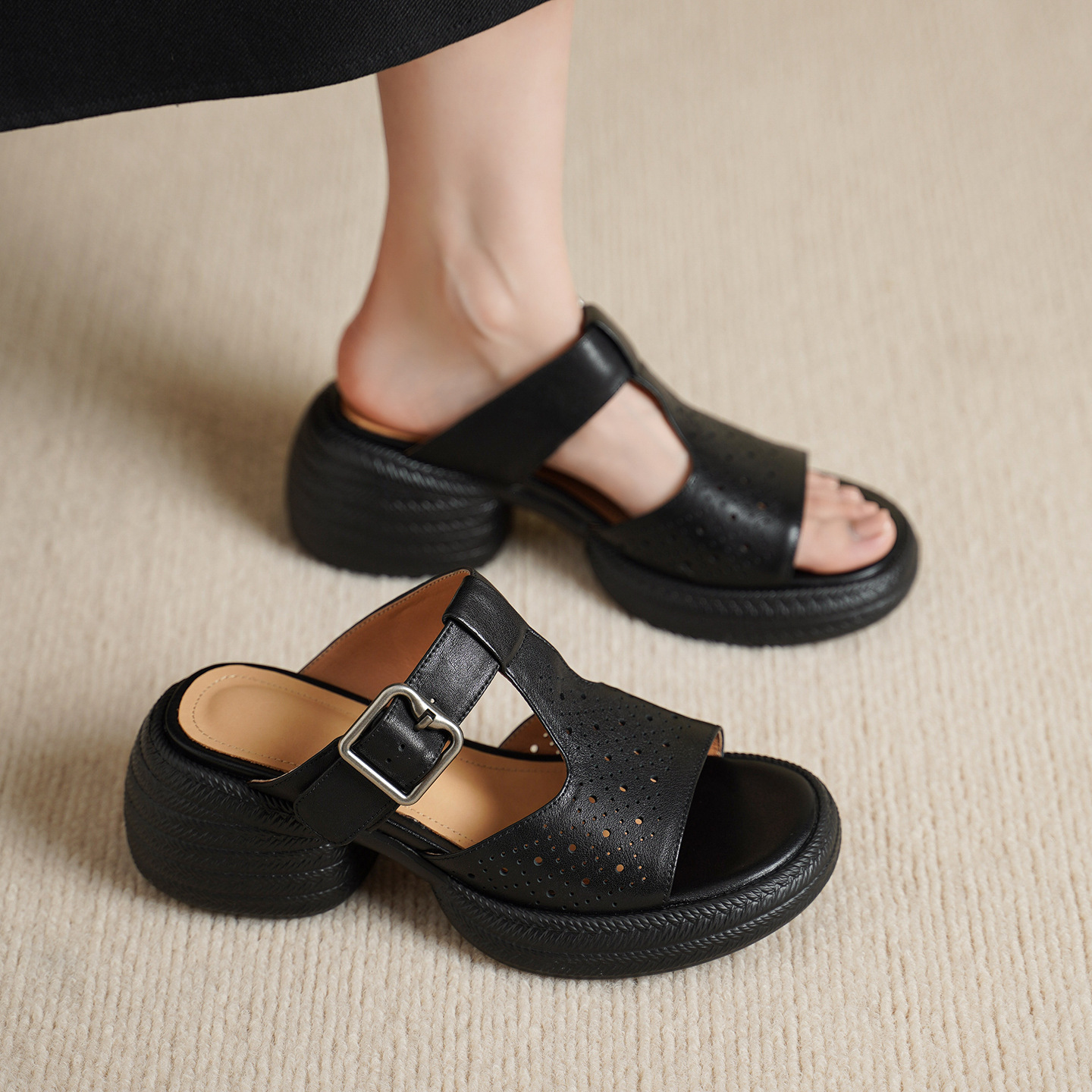 Sandal nữ da bò cao gót quai chữ T đế dày — đen