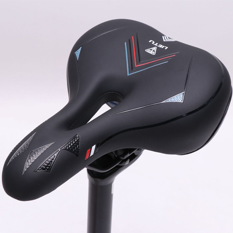 新款猎途自行车坐垫 加厚减震舒适户外中空透气山地车坐垫现货