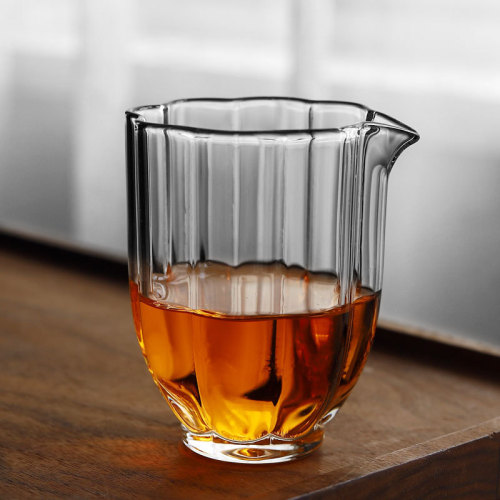Supply of tea cup kung fu tea set high borosilicate glass fair cup office home thickened transparent fair cup