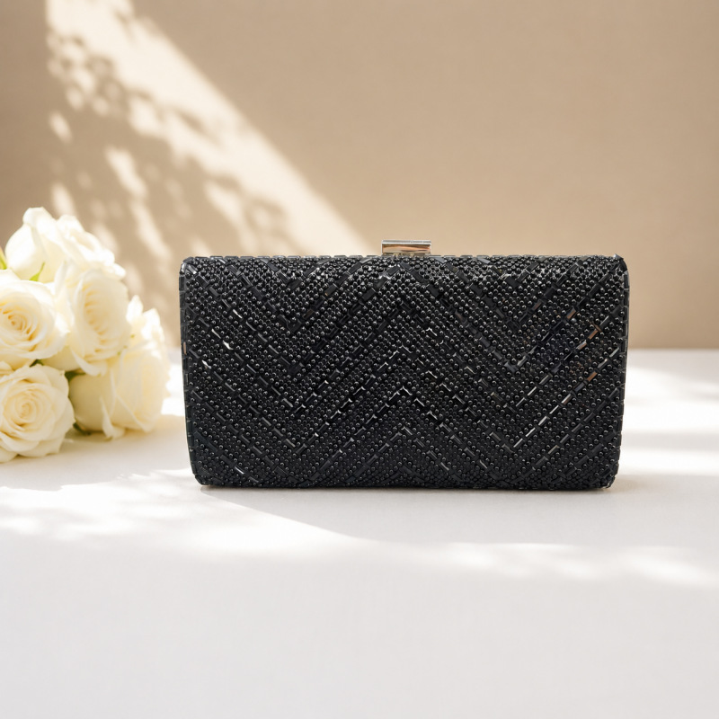 Factory handmade beaded embroidery evening bag with clasp, women's shoulder bag, European and American cross-border clutch bag, women's high-end feel Factory handmade beaded embroidery evening bag with clasp, women's shoulder bag, European and American cross-border clutch bag, women's high-end feel
