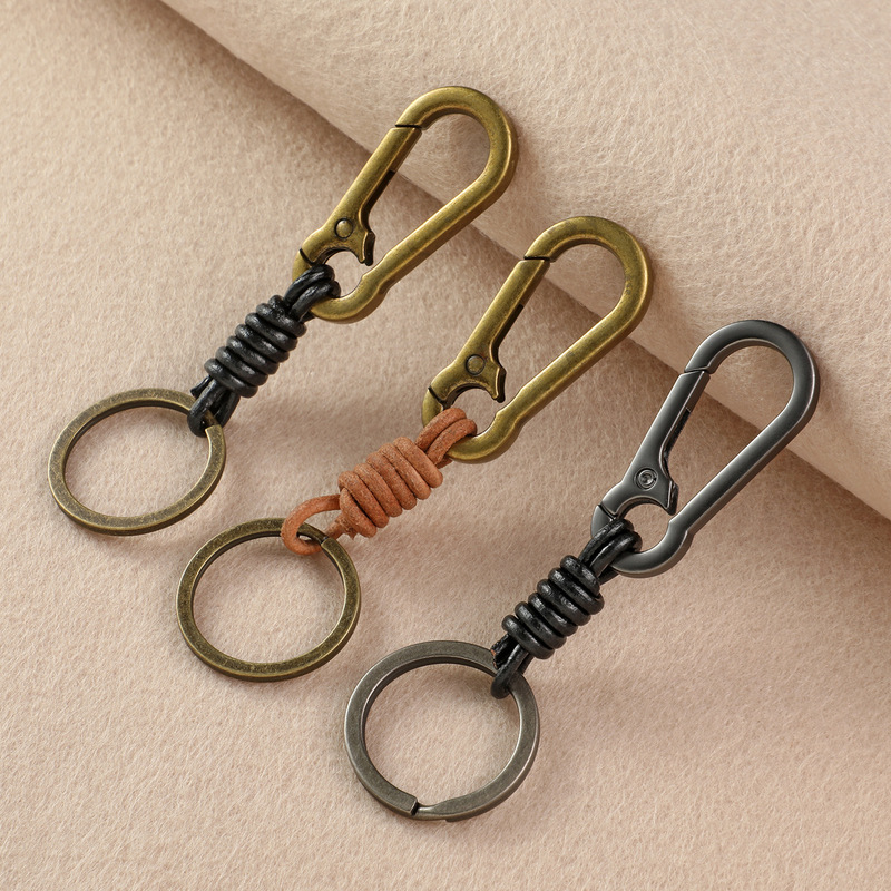 Retro Hand-Woven Cowhide Rope Keychain Pendant Creative Stylish Simple Old Car Chain Ring for Men Retro Hand-Woven Cowhide Rope Keychain Pendant Creative Stylish Simple Old Car Chain Ring for Men