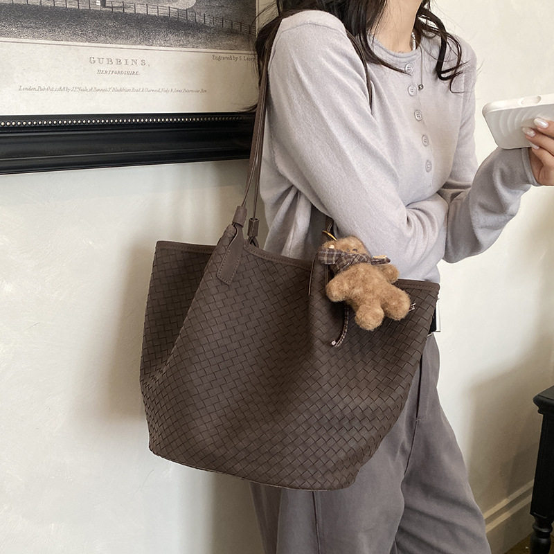 Túi tote nữ cỡ lớn đeo vai đơn giản thời trang, túi kẹp nách cá tính — Màu cà phê Không có mặt dây chuyền, Màu nâu không có mặt dây chuyền, Màu xanh lá cây không có mặt dây chuyền, Đen không có mặt dây chuyền chi tiết 16