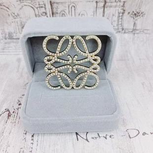 High Board 2025 New Luojia Geometric Hollow Zircon Brooch Distinctive Coat Suit Pin High-end Women's Luxury Matching