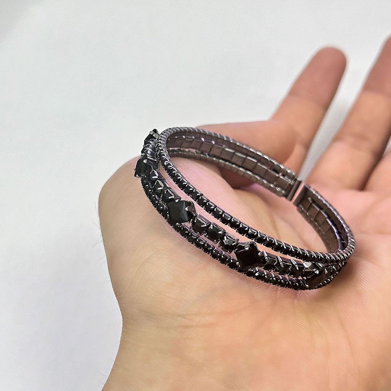 Eco-friendl Light Luxur Stle Ultra-shin Multi-laer Black Zirconia Bracelet, Niche High-end Elegant Jewelr_voghion.com