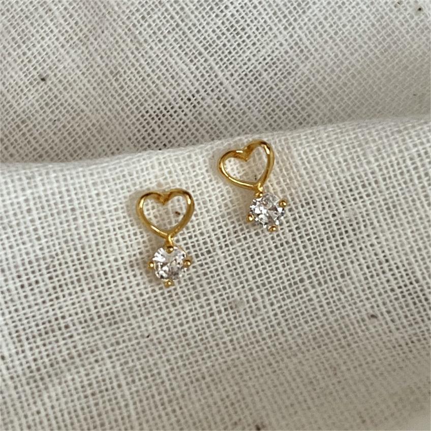Casual, Daily Occasion 925 Sterling Silver Material 1 Pair 925 Sterling Silver Zircon Heart Shape Ear Studs