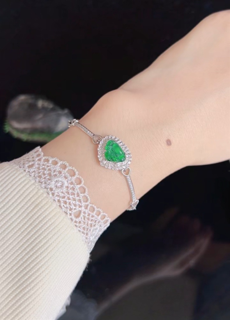 Vòng tay đá ngọc bích tự nhiên A hàng băng chủng mặt trứng cắt S925 bạc xi mạ vàng họa tiết hồ lô chi tiết 32