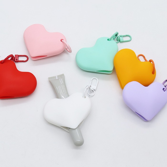 New cross-border heart-shaped lipstick and lip gloss holder, universal backpack keychain heart-shaped storage holder