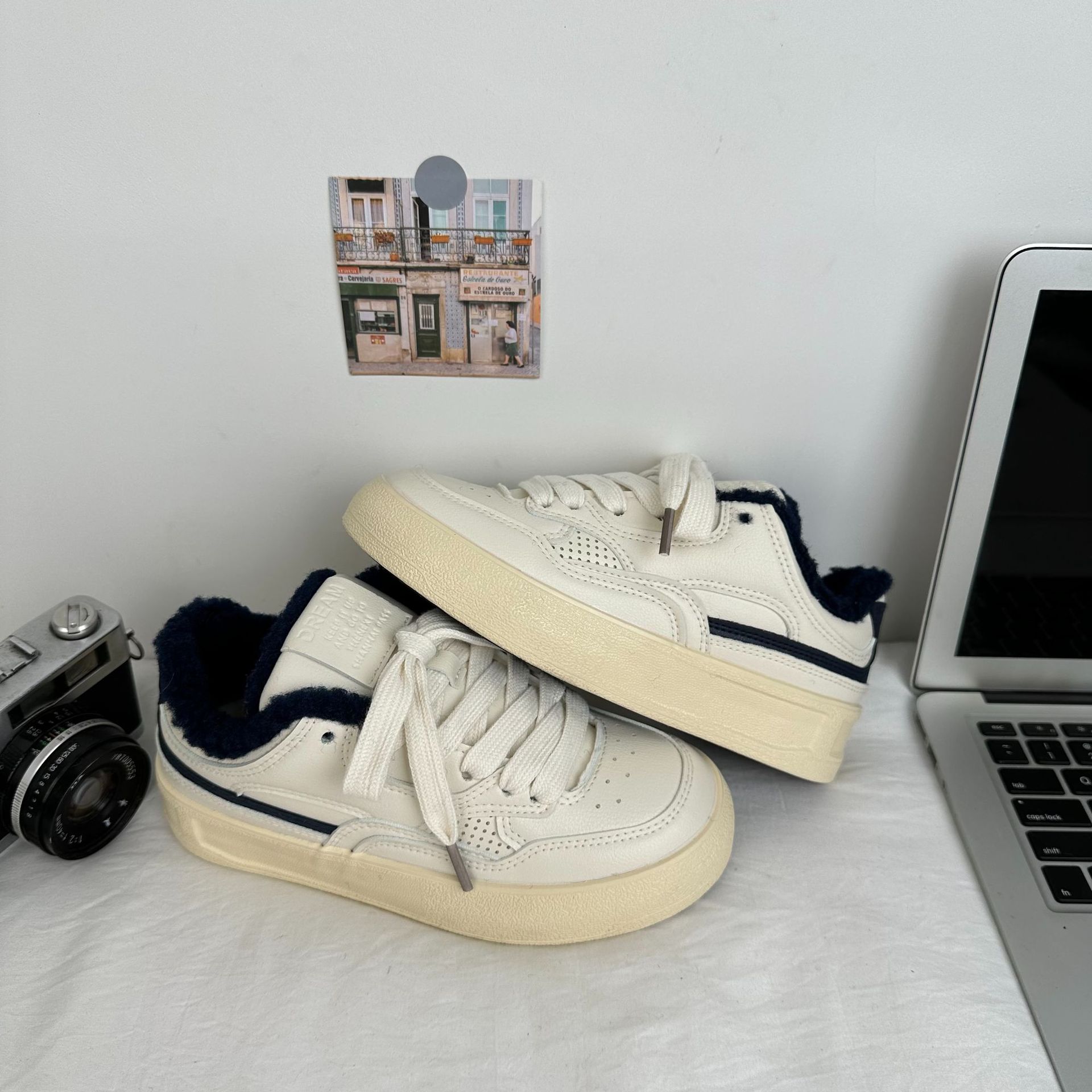 Yuanbo 2024 invierno nuevo tipo de zapatos de lana, zapatos de algodón casuales de baja altura, zapatos de lona cálidos