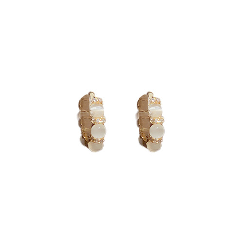 The same style small and exquisite transparent minimalist cat's eye stone earrings for women, unique design sense, delicate and fashionable earrings.