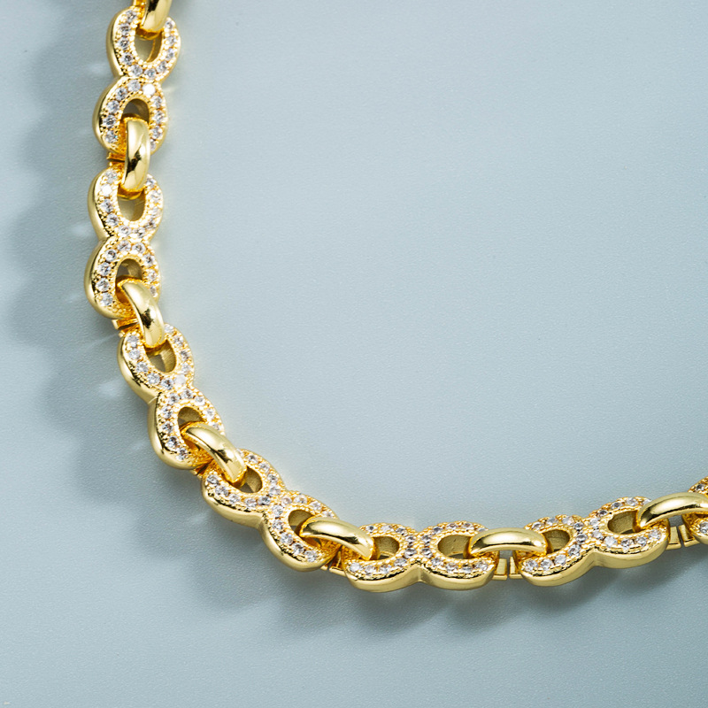 Schlüsselbeinkette Kupfer Vergoldet Mit Eingelegtem Zirkon Kleine 8-förmige Kette Halskette Im Hongkong-stil Großhandel display picture 5